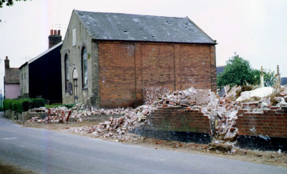 Demolishing the "Ebenezer" Chapel 1969 (4)
